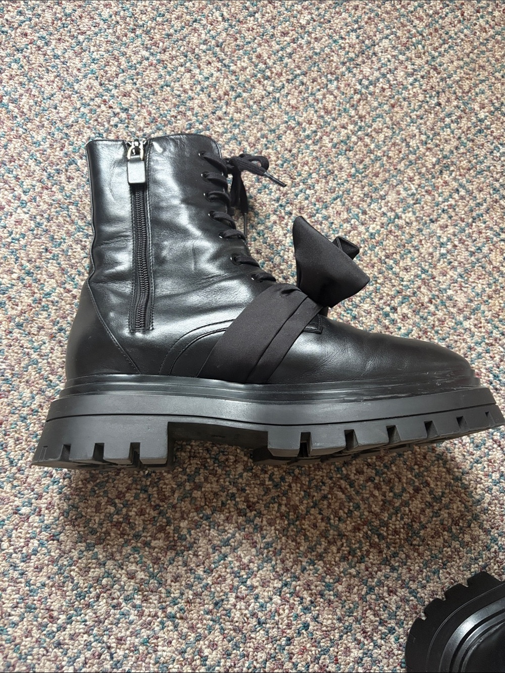 EUC Stuart Weitzman Bedford Loveknot Bootie in Black Size 9 - Picture 8 of 11